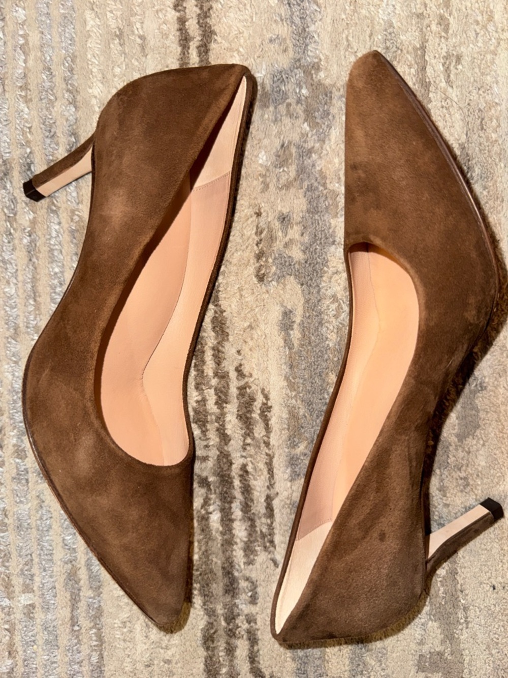 Inez Classic Pointed-Toe Brown mid heel Suede Pumps